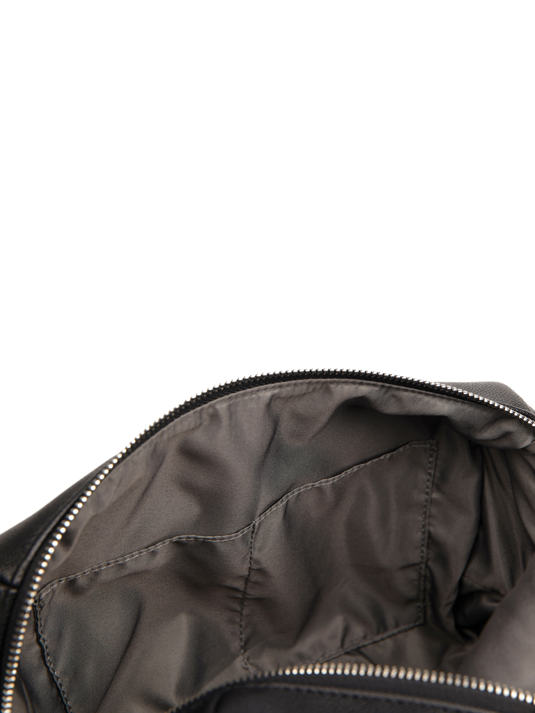 VINGA Bermond Kulturtasche aus RCS recyceltem PU, schwarz