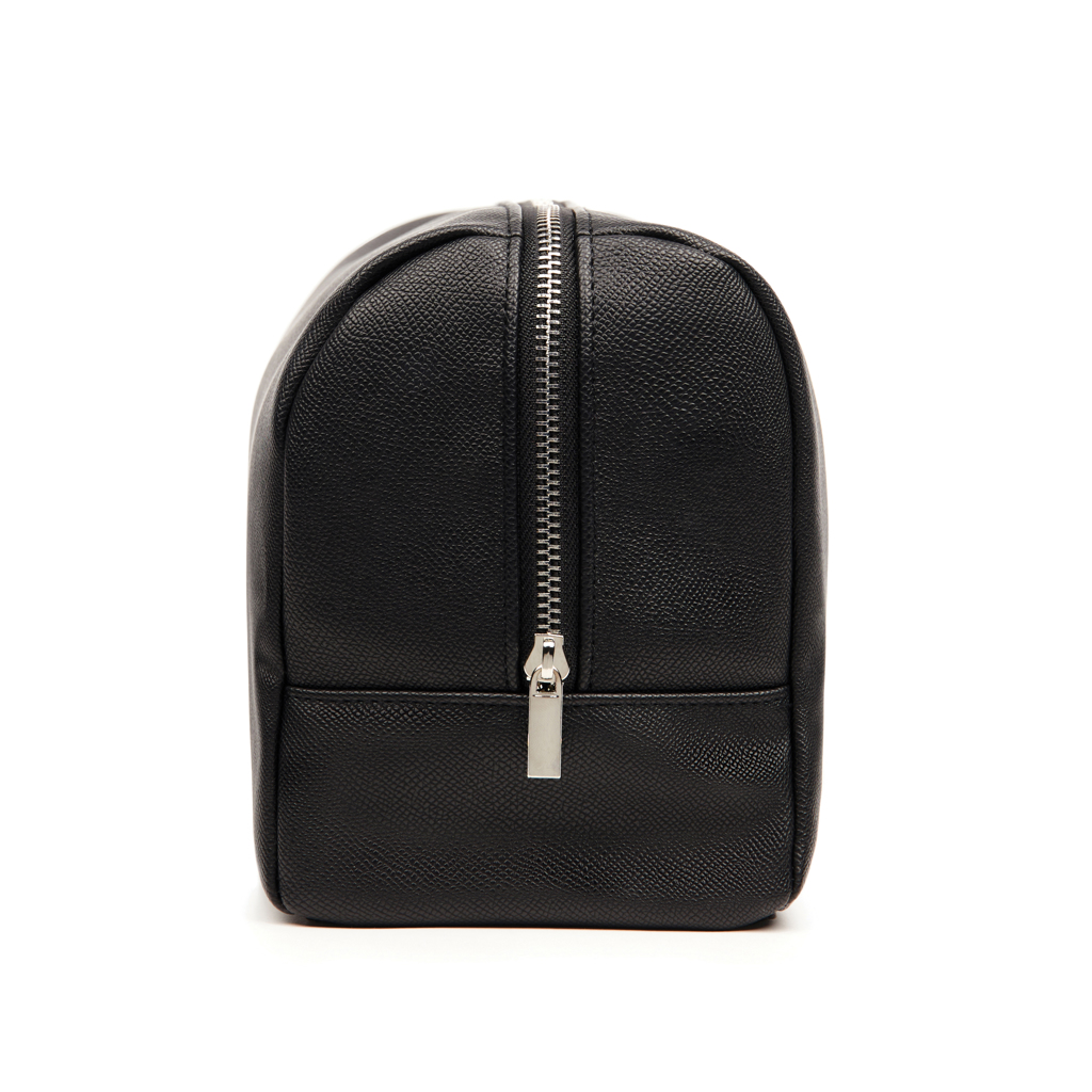 VINGA Bermond Kulturtasche aus RCS recyceltem PU, schwarz